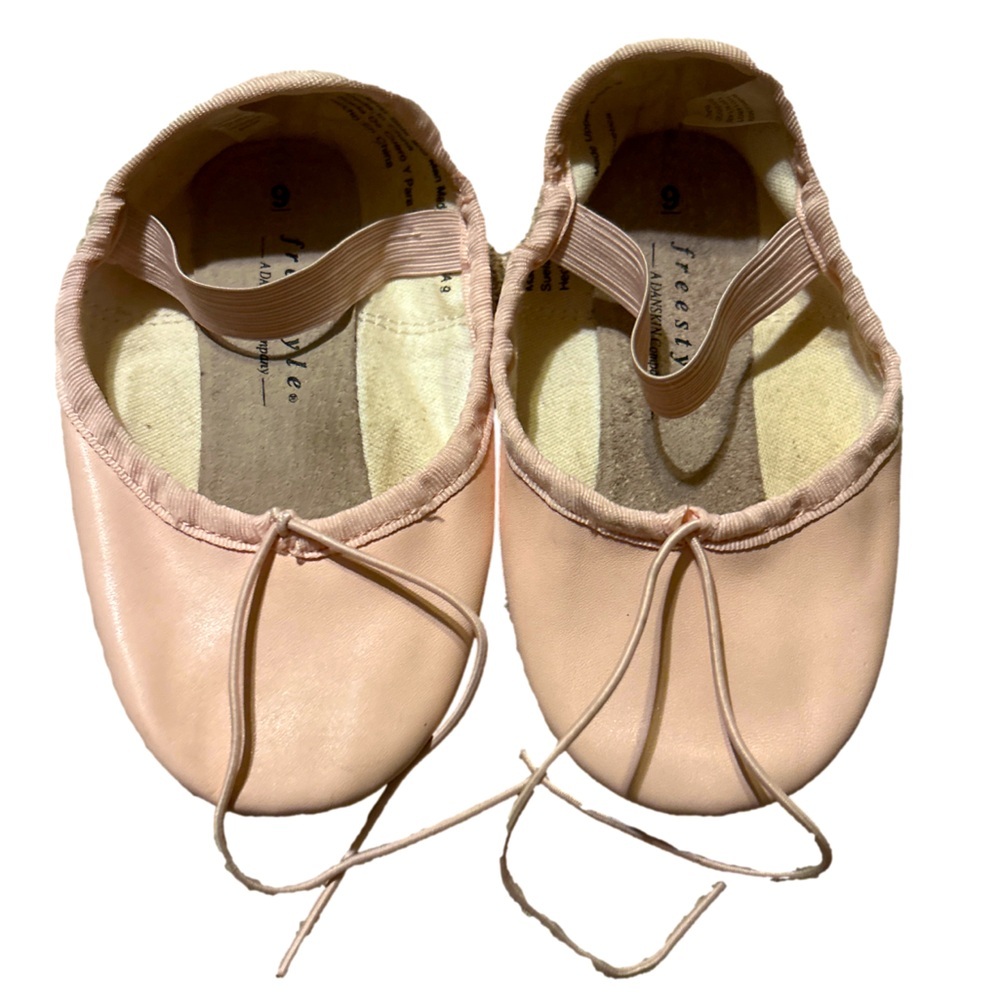 Freestyle by Danskin Ballet slippers Size 9